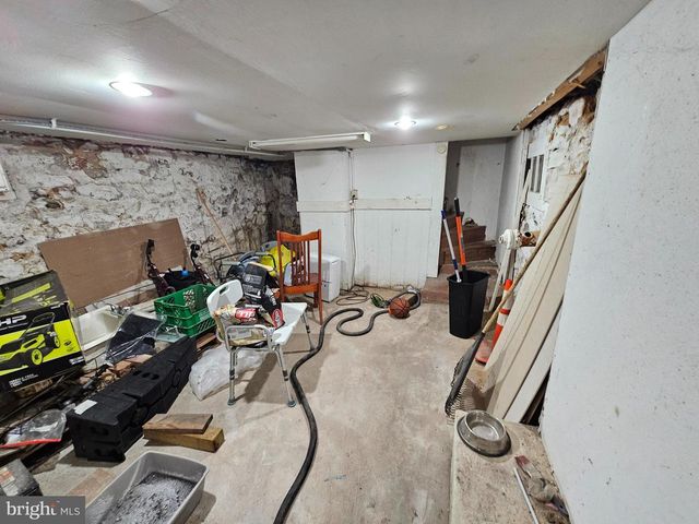 1533 E EMMAUS AVE, Allentown, PA 18103