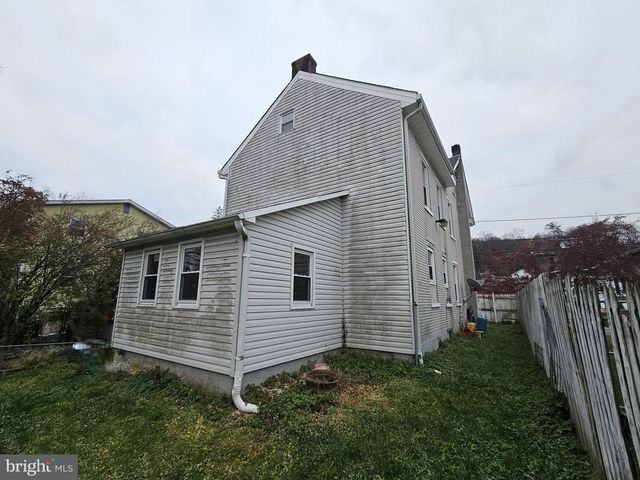 1533 E EMMAUS AVE, Allentown, PA 18103