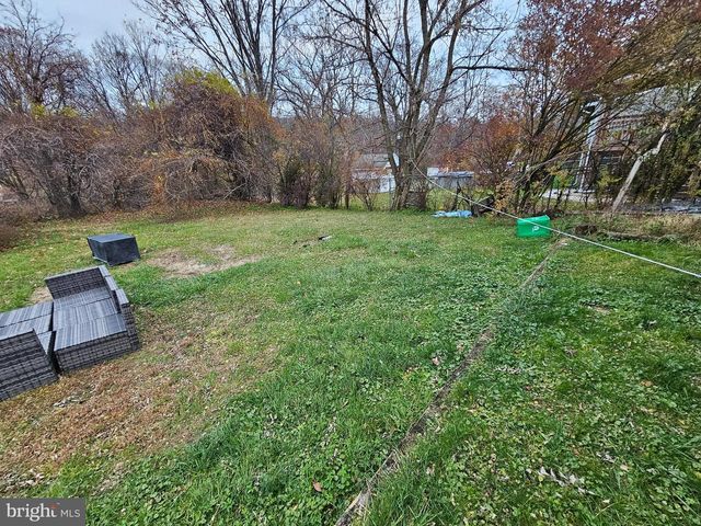 1533 E EMMAUS AVE, Allentown, PA 18103