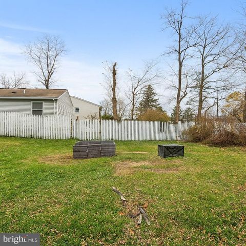 1533 E EMMAUS AVE, Allentown, PA 18103