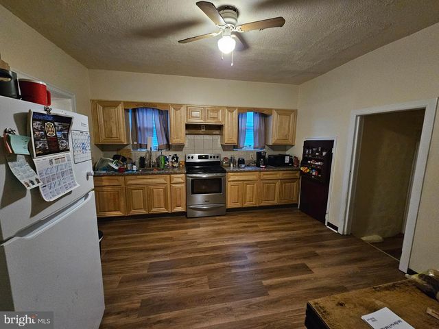 1533 E EMMAUS AVE, Allentown, PA 18103