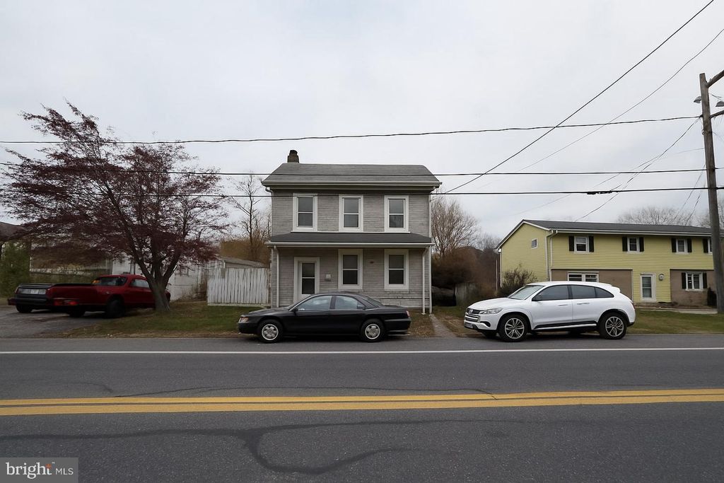 1533 E EMMAUS AVE, Allentown, PA 18103