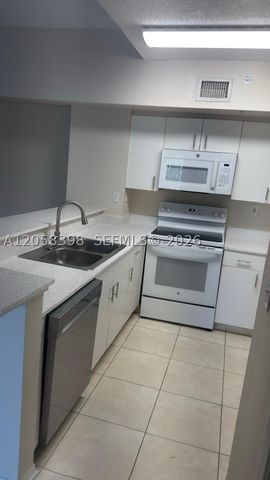 2600 S University Dr 325, Davie, FL 33328