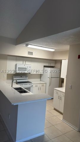 2600 S University Dr 325, Davie, FL 33328