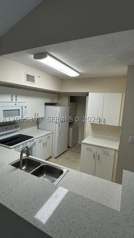 2600 S University Dr 325, Davie, FL 33328