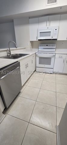 2600 S University Dr 325, Davie, FL 33328