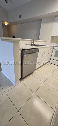 2600 S University Dr 325, Davie, FL 33328