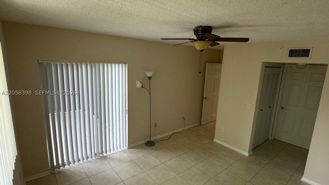 2600 S University Dr 325, Davie, FL 33328