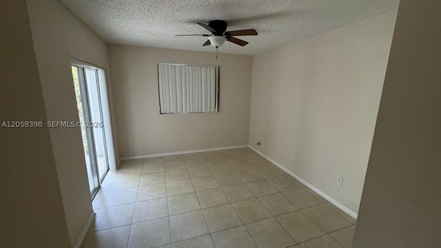 2600 S University Dr 325, Davie, FL 33328