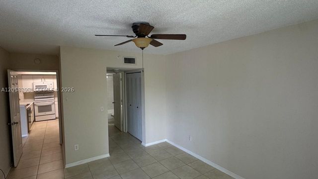 2600 S University Dr 325, Davie, FL 33328