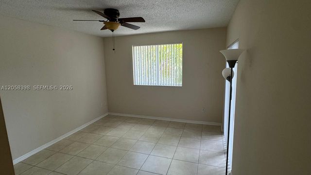 2600 S University Dr 325, Davie, FL 33328
