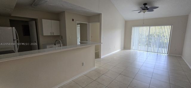 2600 S University Dr 325, Davie, FL 33328