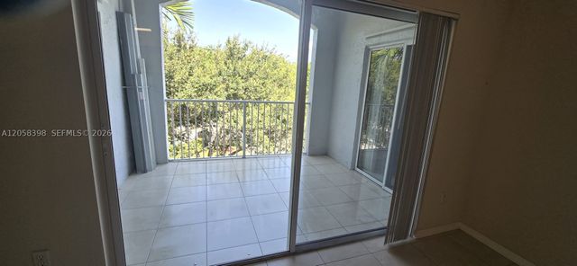 2600 S University Dr 325, Davie, FL 33328