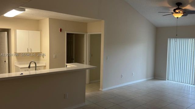 2600 S University Dr 325, Davie, FL 33328