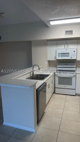 2600 S University Dr 325, Davie, FL 33328