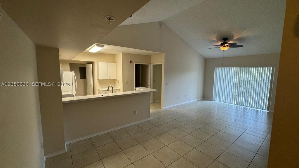 2600 S University Dr 325, Davie, FL 33328