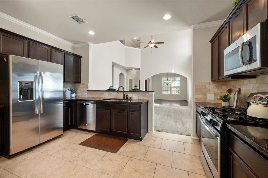 8416 Gentian Drive, Fort Worth, TX 76123 — photo 5