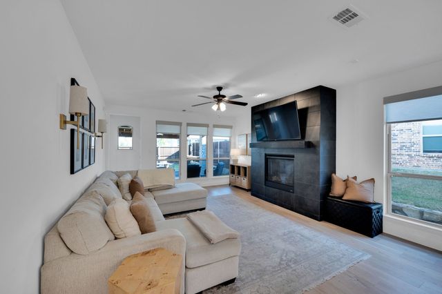 1749 Dartmoor Drive, Carrollton, TX 75010