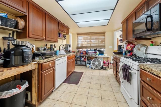 541 Rudd Road, Vista, CA 92084