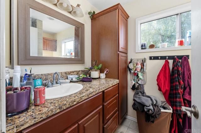 541 Rudd Road, Vista, CA 92084