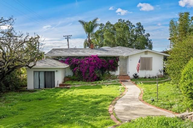 541 Rudd Road, Vista, CA 92084