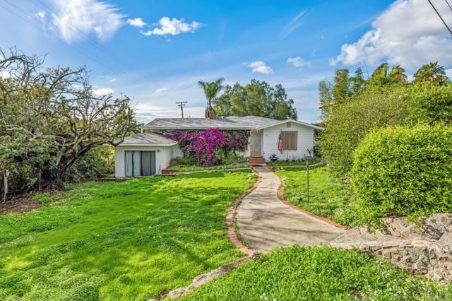 541 Rudd Road, Vista, CA 92084