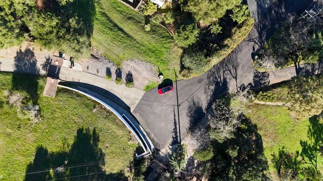 11275 Kerrigan Dr, Oakland, CA 94605