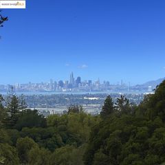 11275 Kerrigan Dr, Oakland, CA 94605