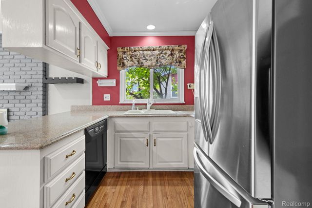 14188 Ramblewood Street, Livonia, MI 48154