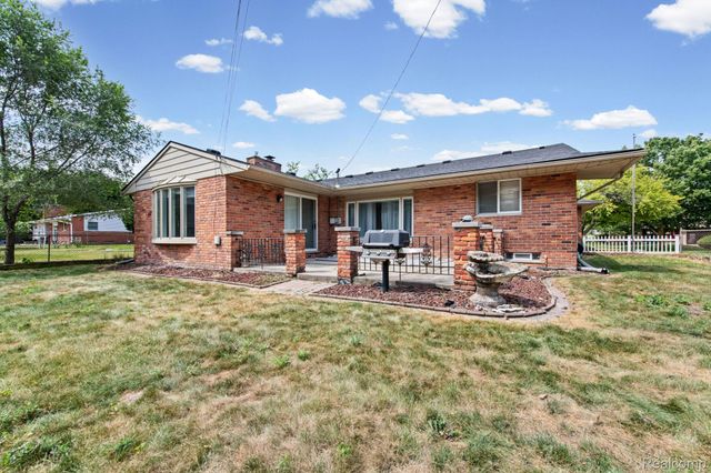 14188 Ramblewood Street, Livonia, MI 48154