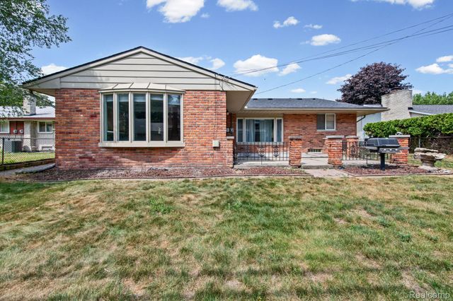 14188 Ramblewood Street, Livonia, MI 48154