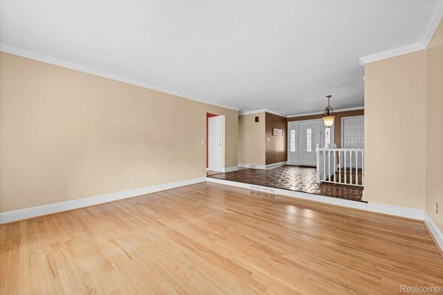 14188 Ramblewood Street, Livonia, MI 48154