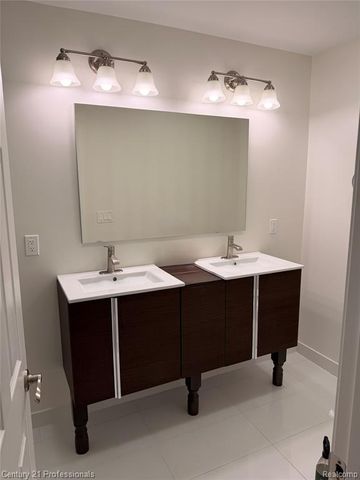 8526 Hampshire Drive, Sterling Heights, MI 48313