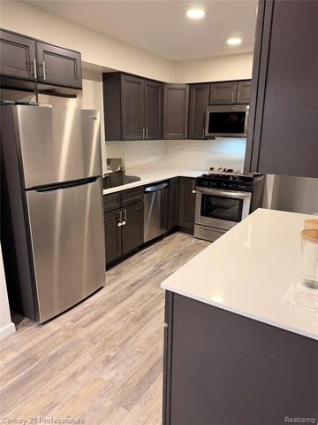 8526 Hampshire Drive, Sterling Heights, MI 48313