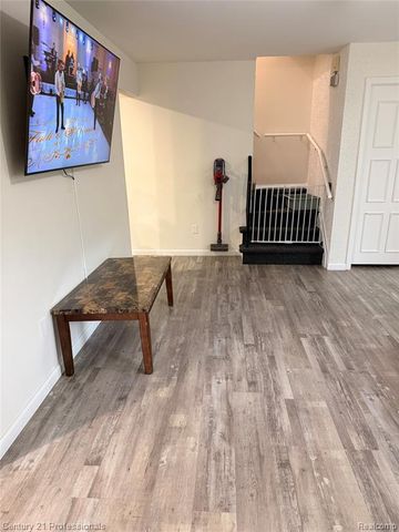 8526 Hampshire Drive, Sterling Heights, MI 48313