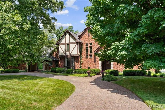 141 Hickory Lake, Belleville, IL 62223