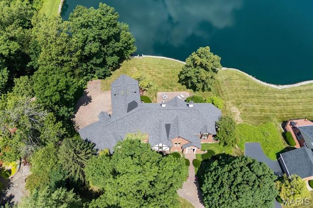 141 Hickory Lake, Belleville, IL 62223