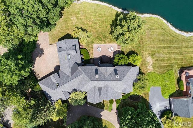 141 Hickory Lake, Belleville, IL 62223