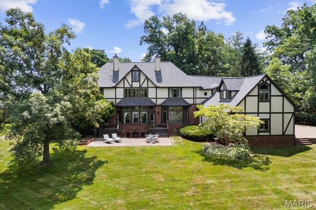 141 Hickory Lake, Belleville, IL 62223