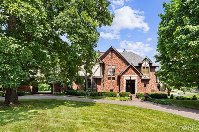 141 Hickory Lake, Belleville, IL 62223