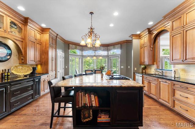 141 Hickory Lake, Belleville, IL 62223