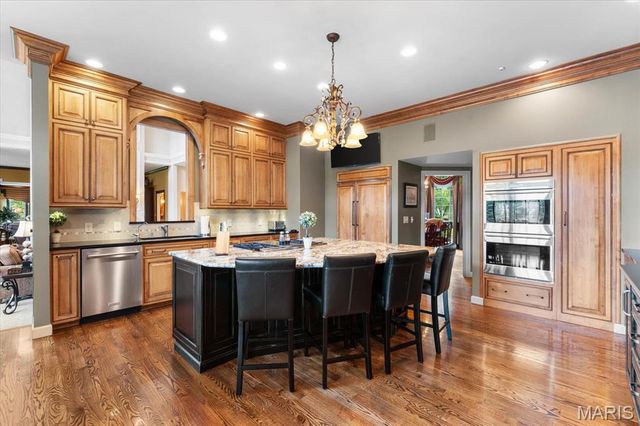 141 Hickory Lake, Belleville, IL 62223