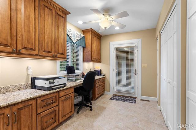 141 Hickory Lake, Belleville, IL 62223