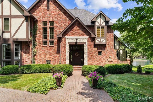 141 Hickory Lake, Belleville, IL 62223