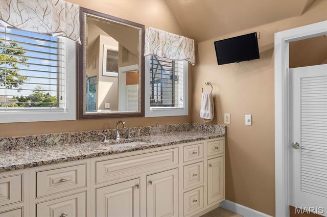 141 Hickory Lake, Belleville, IL 62223