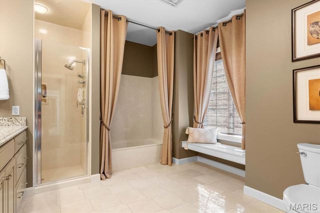 141 Hickory Lake, Belleville, IL 62223