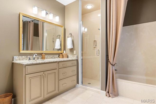 141 Hickory Lake, Belleville, IL 62223