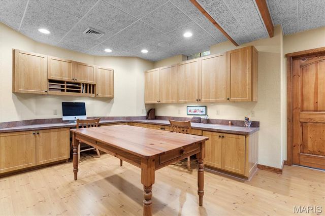 141 Hickory Lake, Belleville, IL 62223