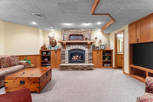 141 Hickory Lake, Belleville, IL 62223