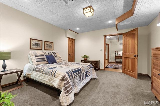 141 Hickory Lake, Belleville, IL 62223